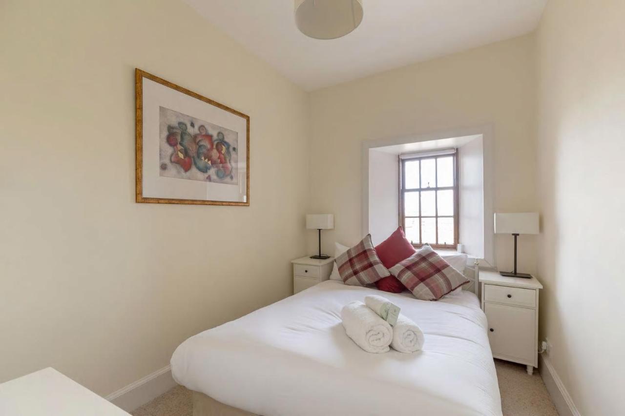 Stunning Panoramic Views: Heart Of The Royal Mile Apartment Единбург Екстериор снимка